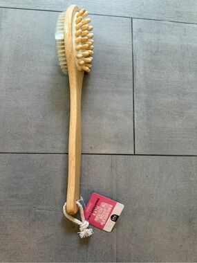 Wooden Bath Brush for 2in1 exfoliation & massage! Natural Beige tones